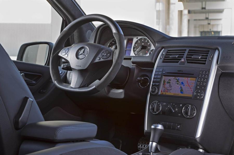  Mercedes-Benz B55 AMG Concept 2010 года  (фото 6 из 46)